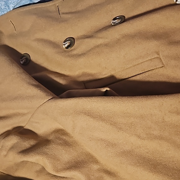 Coat - Picture 6 of 9